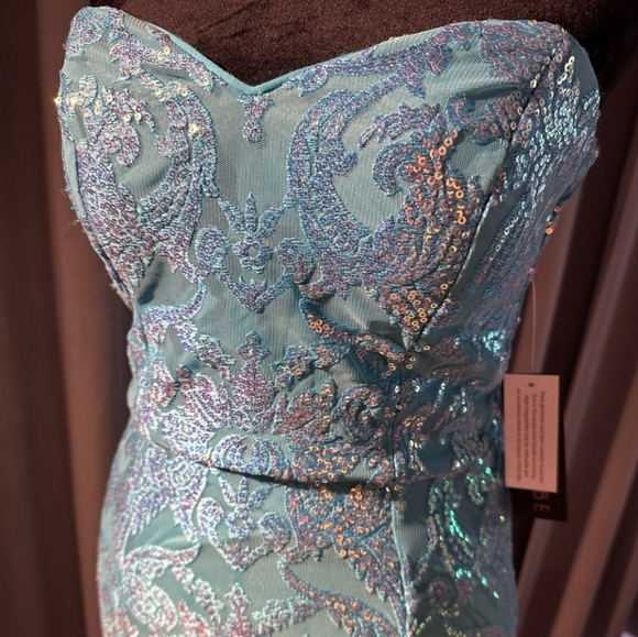 City Vibe Strapless Sequin Gown - Picture 5 of 14